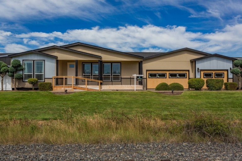 Casita 4+ bed / 3 bath / 2810 sqft affordable home for 149900 Model